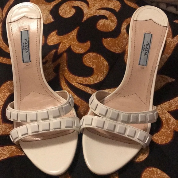 prada heels sale